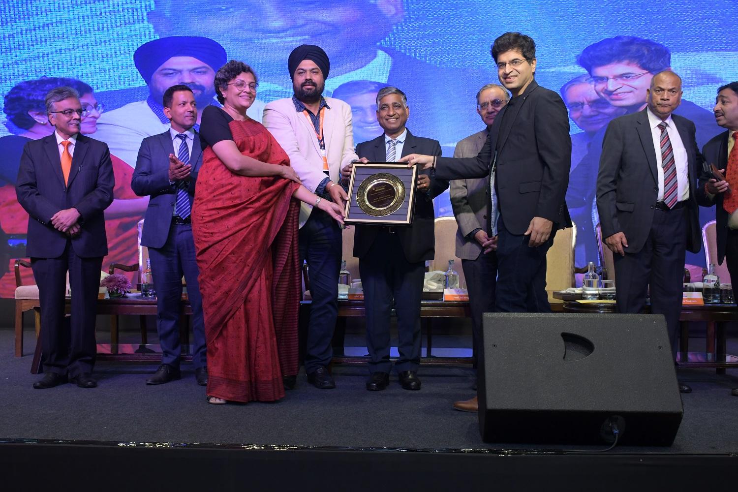 Education Excellency Award - College Dunia